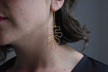 Load image into Gallery viewer, Francie // Brass Leaf Earrings